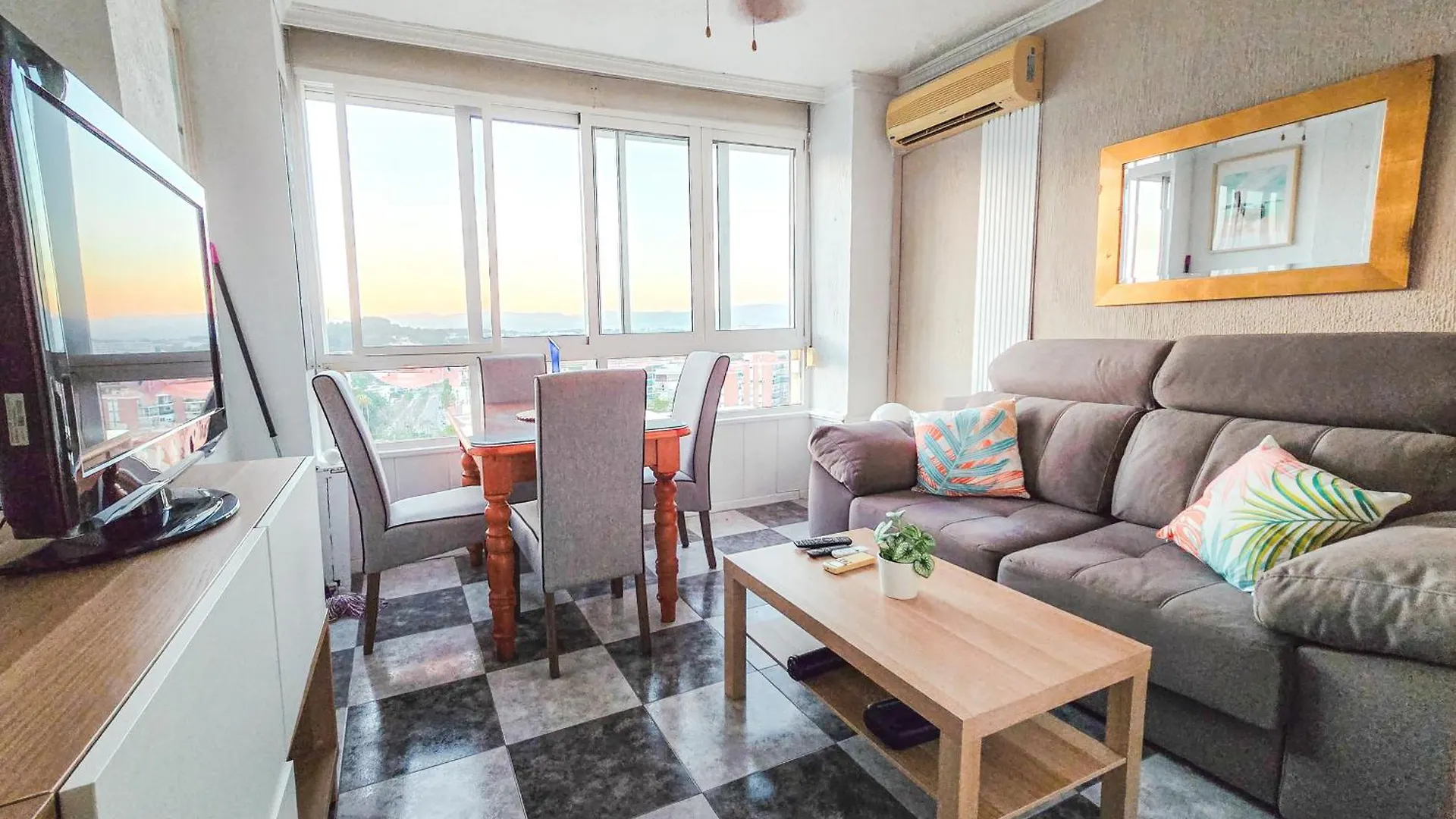 Horizon Estudio With Amazing Views 토레몰리노스 스페인